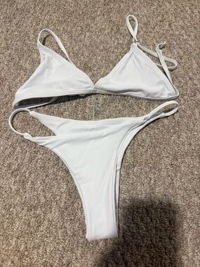 SHEIN White Minimal Triangle Bikini Set